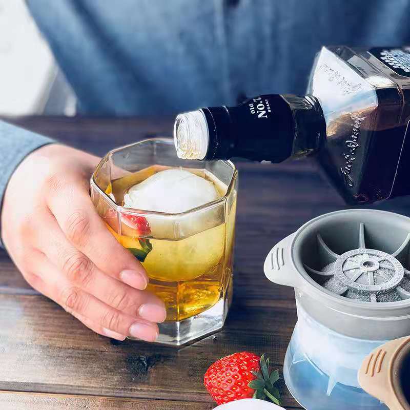 https://therivershark.com/wp-content/uploads/2022/09/Molde-Bolas-Esferas-Del-Dragon-Hielo-Cubeta-Hielera-Circular-Pelotas-Para-Bebidas-Whisky-Ron-En-Las-Rocas-Usa-China-EEUU-Colombia-0.jpg